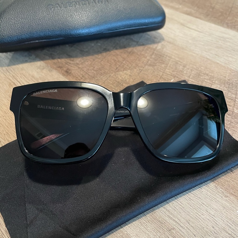 Balenciaga Logo Plaque oversized sunglasses